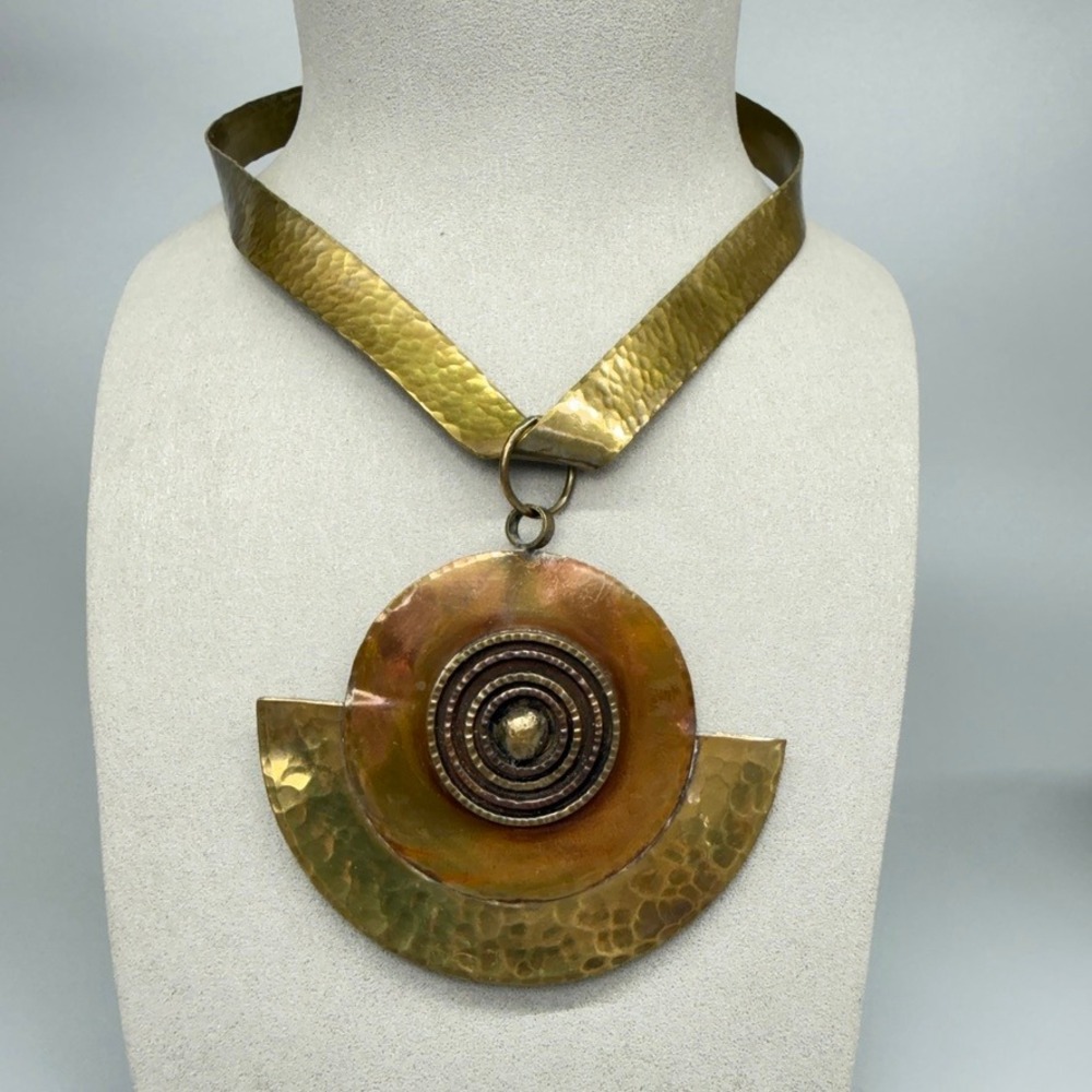 VTG Hammered Brass Copper Medallion Choker Necklace c. 1980s  Statement 14-16"
